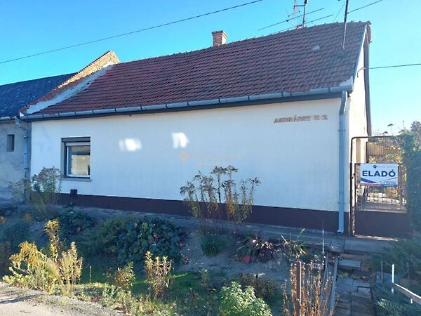 Eladó ház Izsák