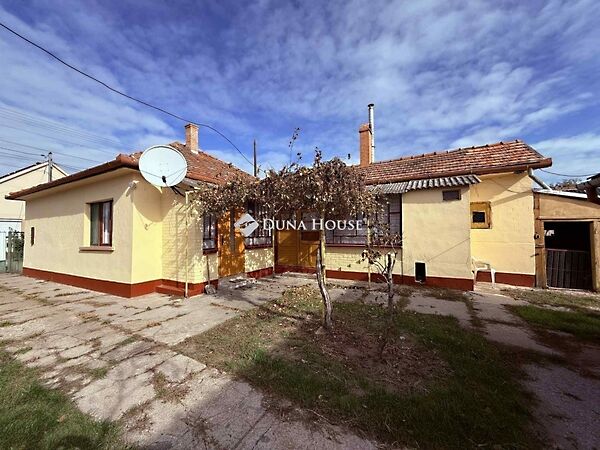 Eladó ház Lajosmizse