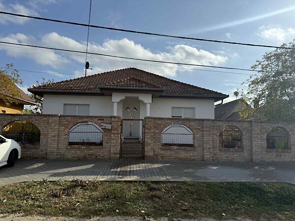 Eladó ház Gyál, Központ