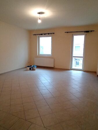 Eladó lakás Téglás