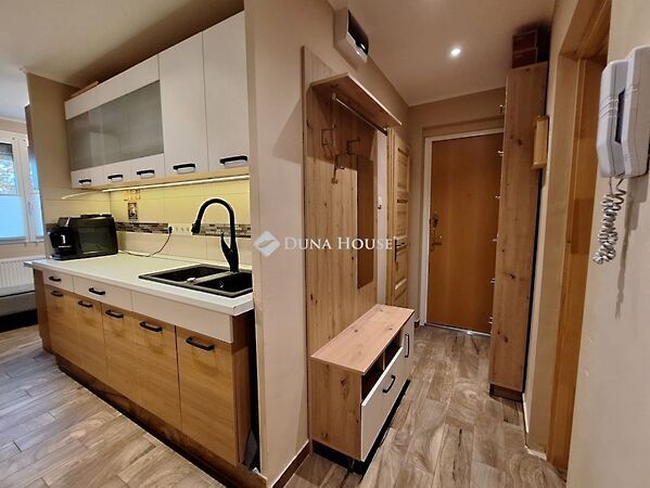 Eladó lakás Székesfehérvár