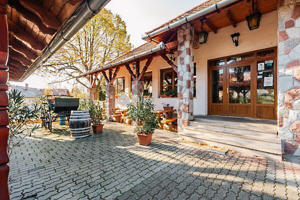 Eladó üzleti Pilisszentkereszt