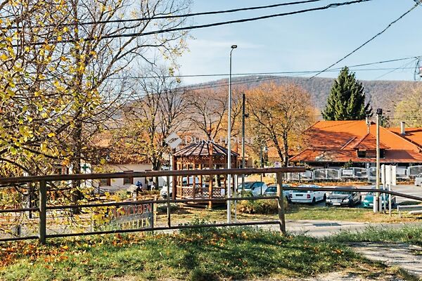 Eladó üzleti Pilisszentkereszt