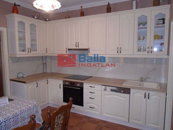 Eladó ház Jászkarajenő