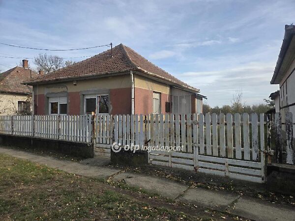 Eladó ház Jászkisér