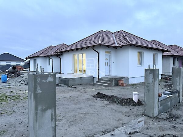 Eladó ház Jászberény