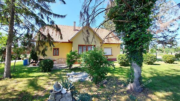 Eladó ház Lajosmizse