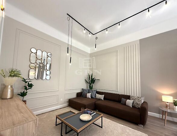 Eladó lakás Budapest, VI. kerület