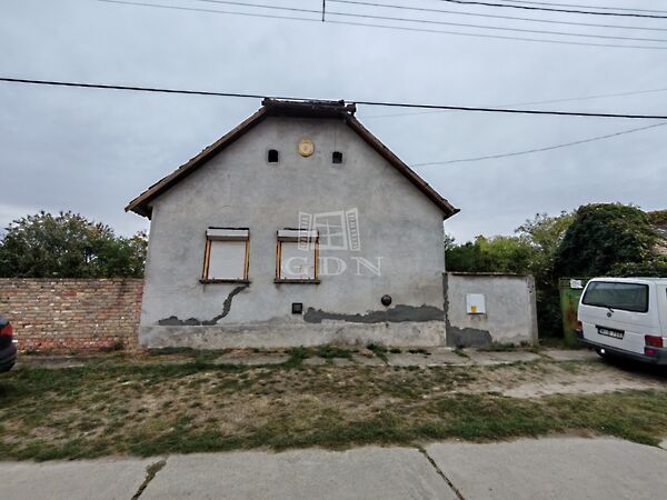 Eladó ház Nagybaracska