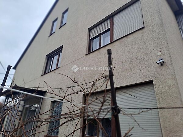 Eladó ház Szentlőrinc