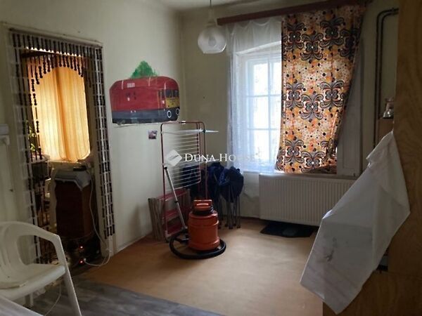 Eladó ház Dunaalmás