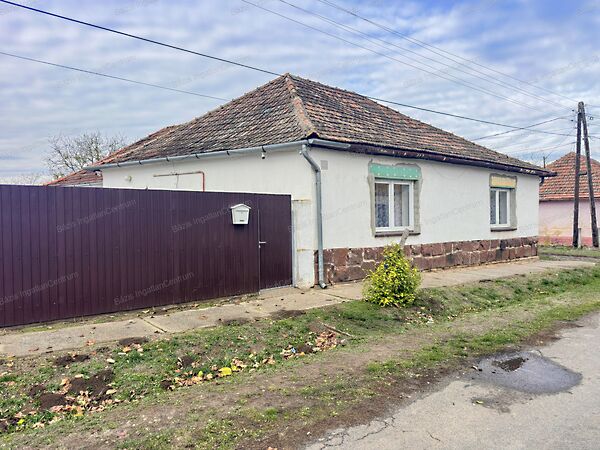 Eladó ház Mátételke