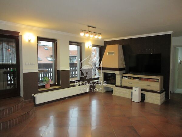 Eladó lakás Eger, Károlyváros