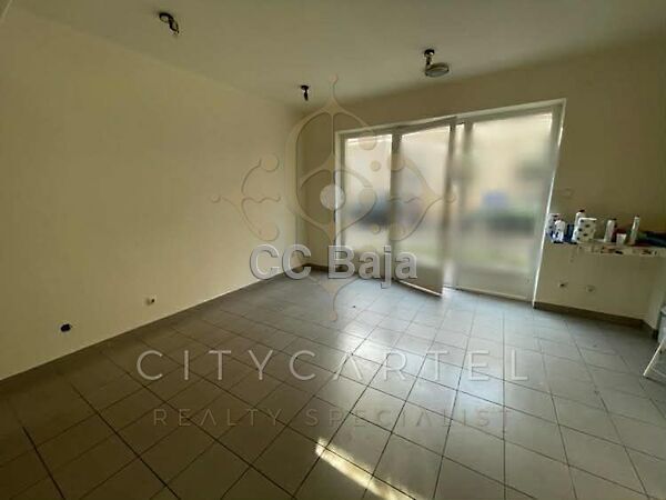 Eladó üzleti Baja, Belváros