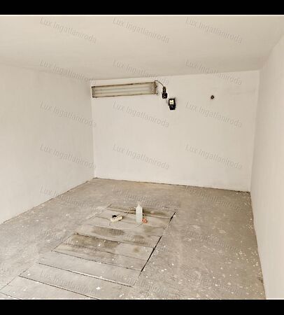 Eladó garázs Oroszlány