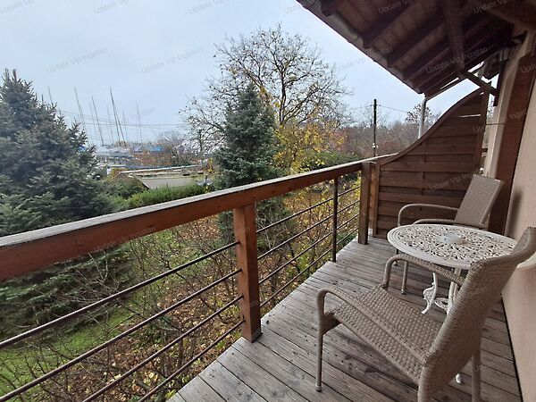 Eladó üzleti Balatonkenese