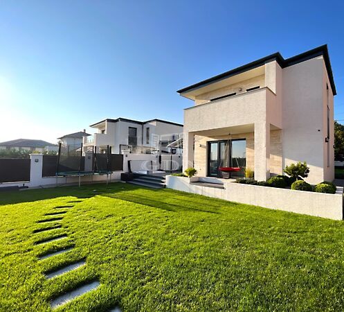 Eladó ház Törökbálint