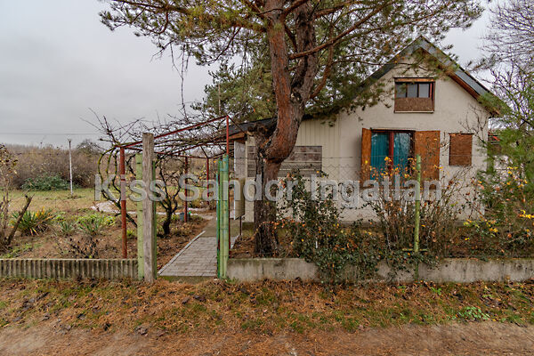 Eladó földterület Bocskaikert