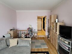 Eladó lakás Csorna