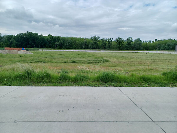 Eladó földterület Győr