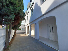 Eladó üzleti Győr