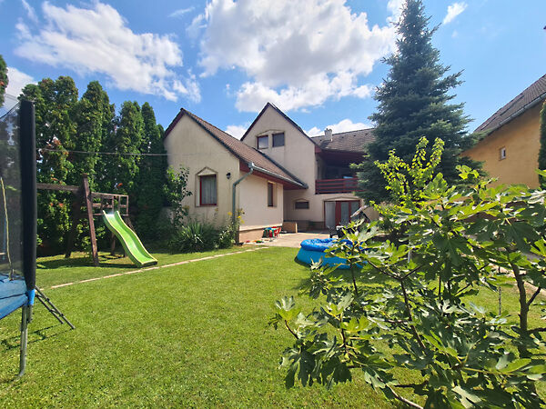 Eladó ház Győrladamér