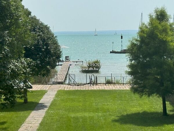 Eladó ház Balatonkenese