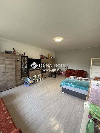 Eladó lakás Pétfürdő