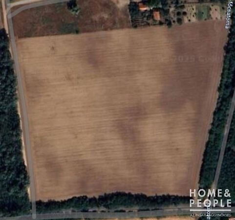 Eladó földterület Dóc