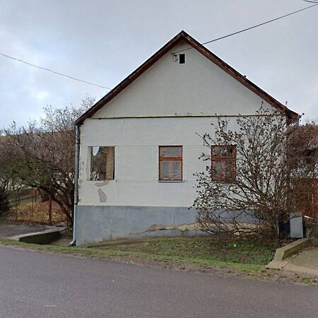 Eladó ház Márkháza