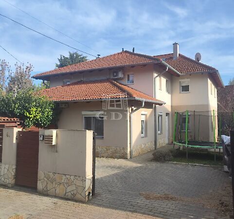 Eladó ház Budaörs