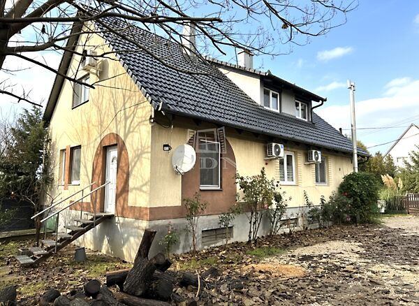 Eladó ház Magyaralmás