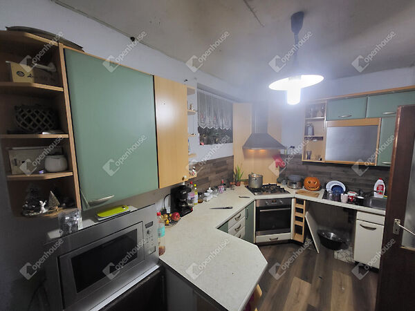 Eladó ház Mogyorósbánya