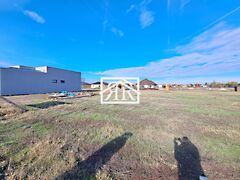 Eladó földterület Deszk