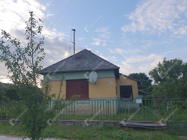 Eladó ház Kálmáncsa