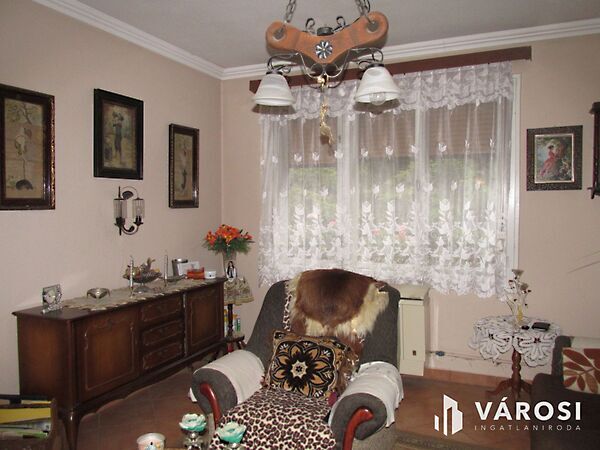 Eladó ház Érsekvadkert