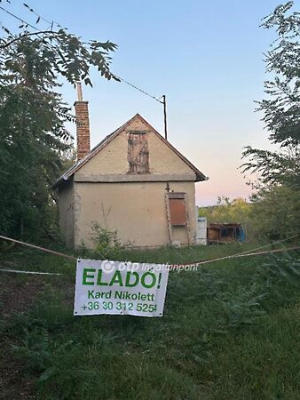 Eladó nyaraló Adony