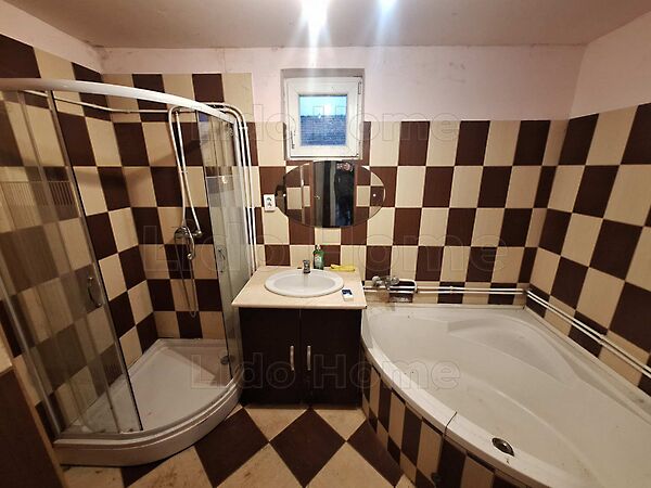 Eladó ház Kisbajom