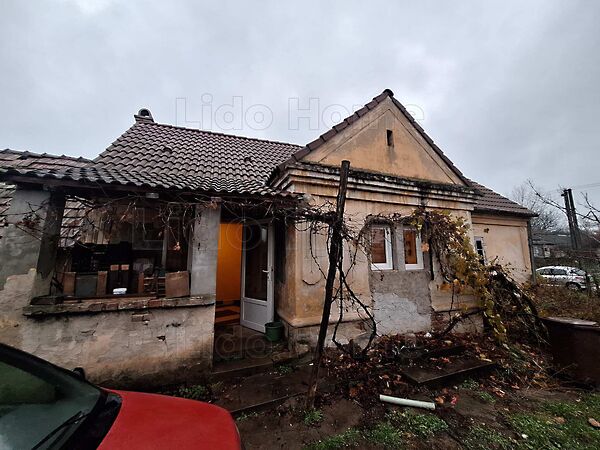 Eladó ház Kisbajom