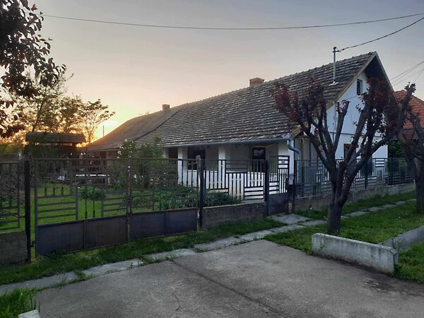 Eladó ház Kenderes