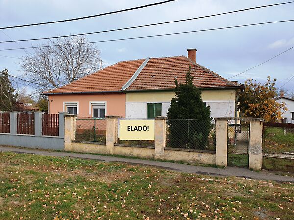 Eladó ház Szolnok, Alcsisziget