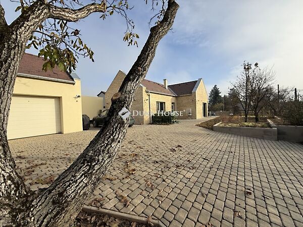 Eladó ház Salköveskút