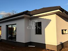 Eladó ház Helvécia