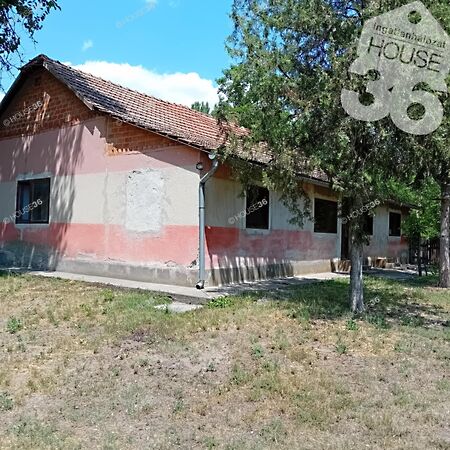 Eladó ház Petőfiszállás