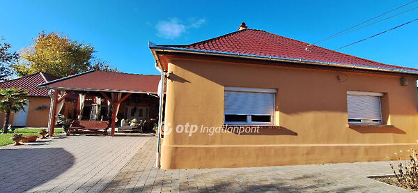 Eladó ház Tabdi