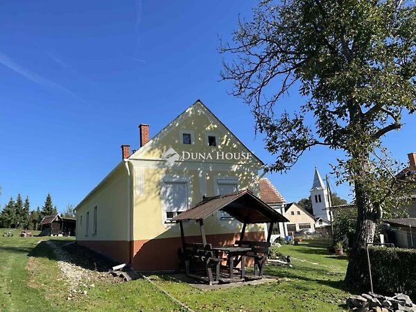 Eladó ház Kondorfa