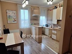 Eladó lakás Pápa