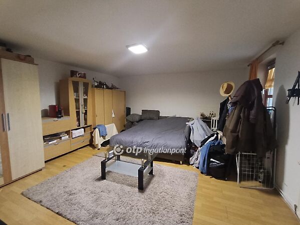 Eladó ház Vértesboglár