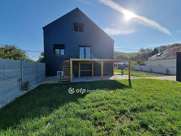 Eladó ház Döbrönte