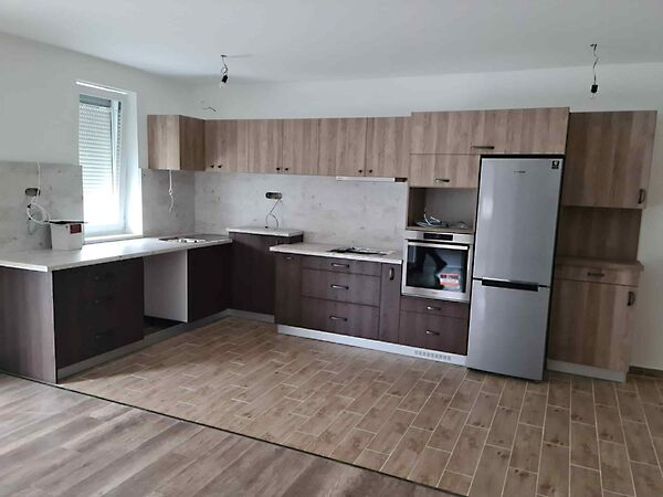 Eladó lakás Kápolnásnyék